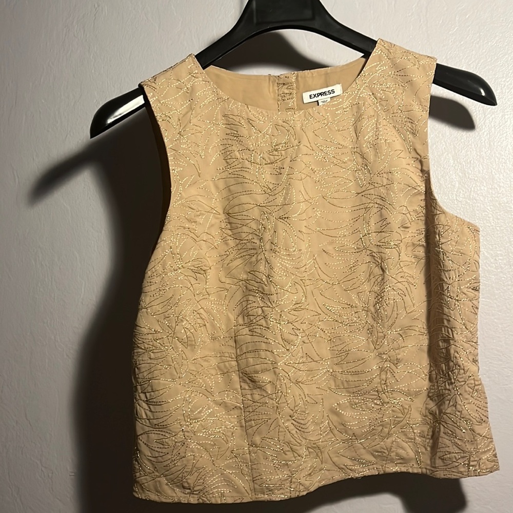 An elegant top for an elegant lady!